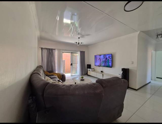 3 BEDROOM SIMPLEX FOR SALE IN MOOIKLOOF RIDGE ESTATE